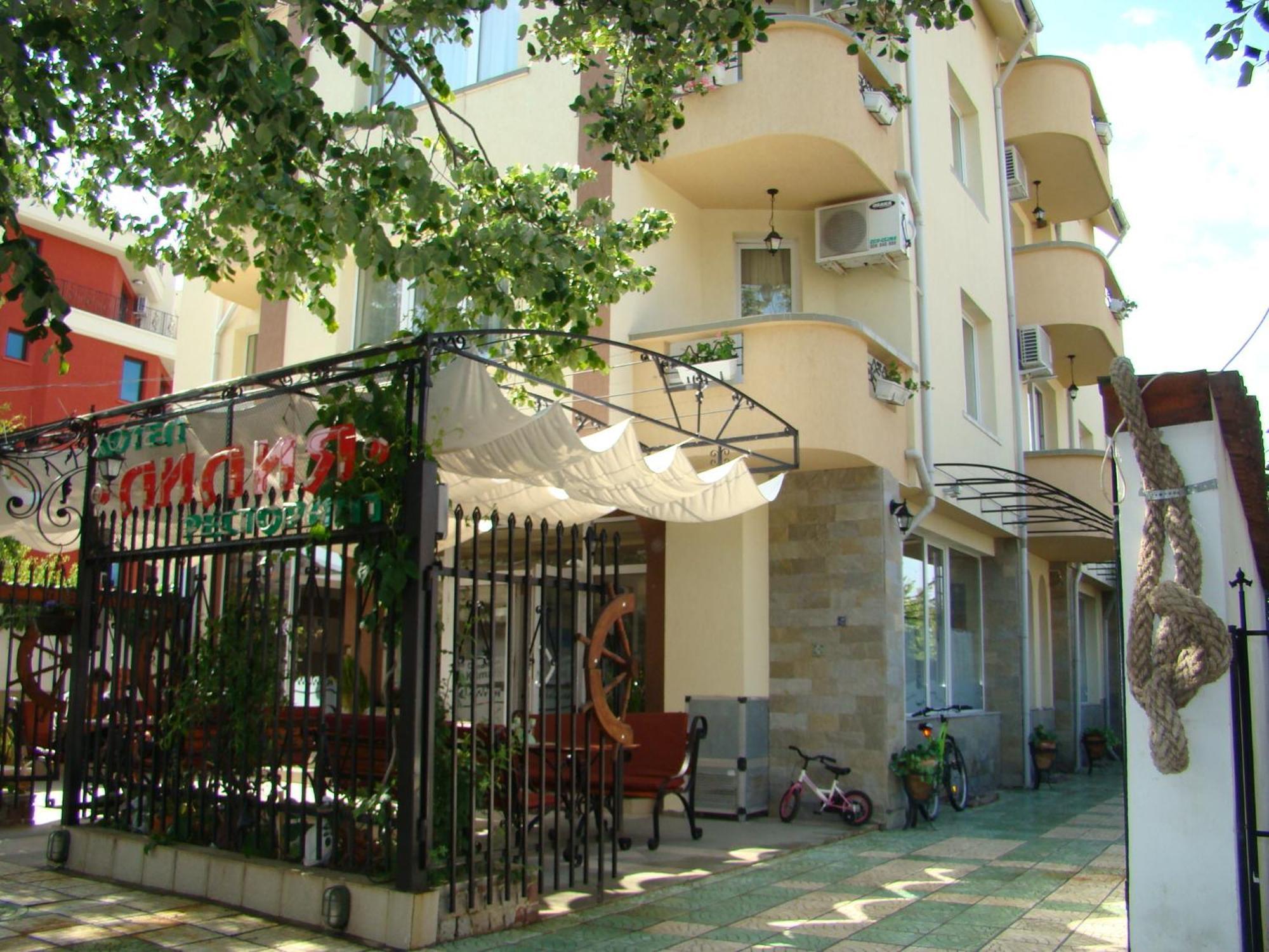 פרימורסקו Lilia 2 Family Hotel מראה חיצוני תמונה
